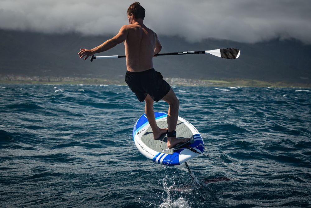 SIC Mako SUP Foil action